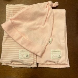 Burts bees newborn hat and burp cloths set